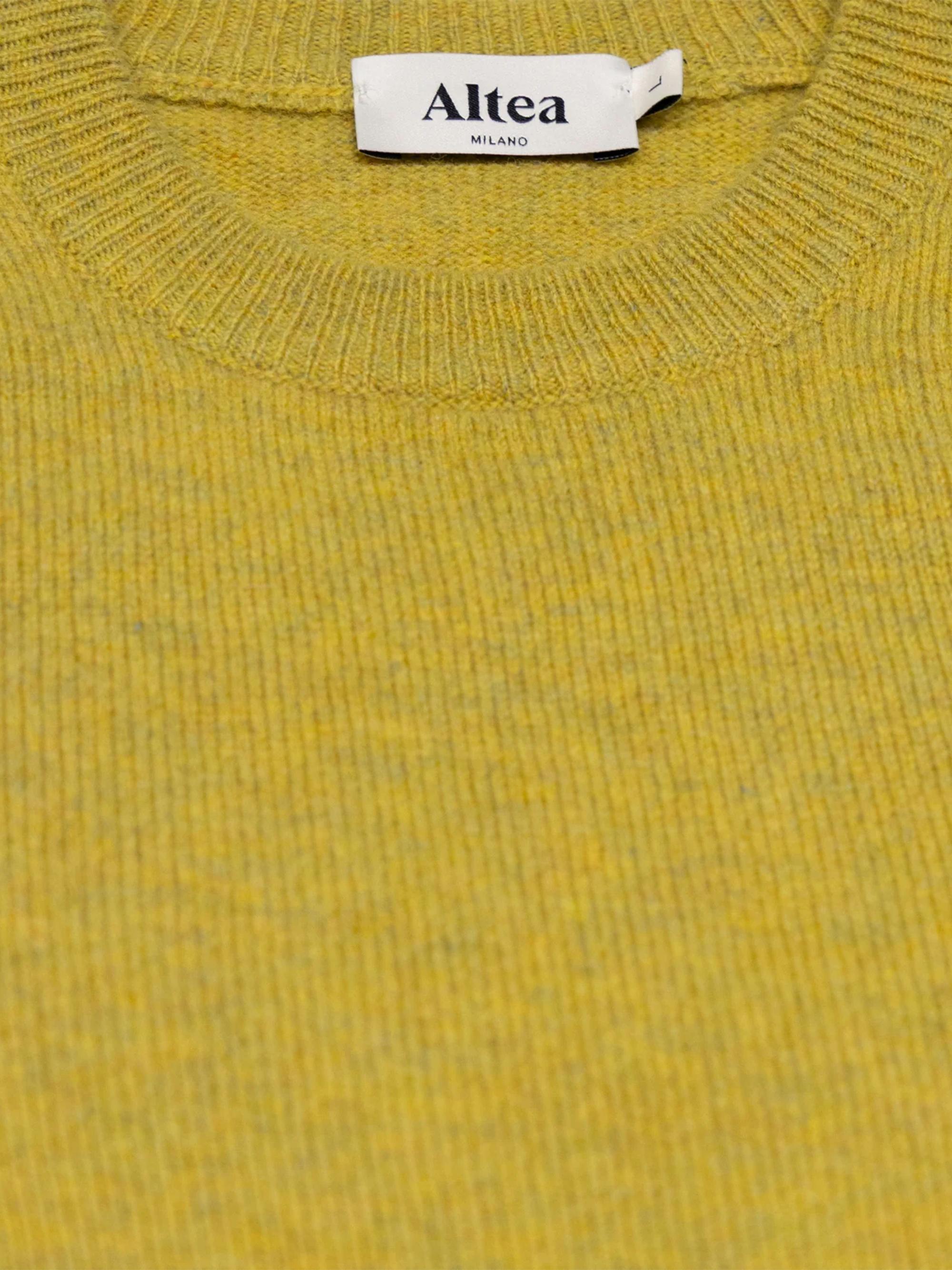 256120051
